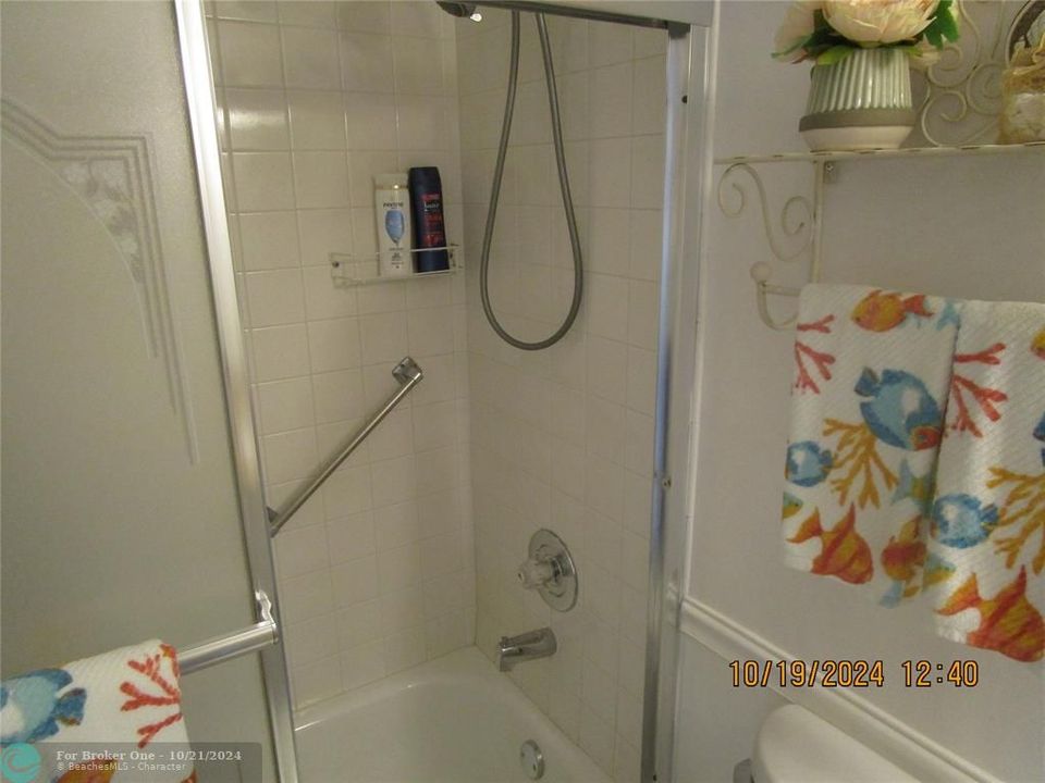 For Sale: $169,000 (2 beds, 2 baths, 810 Square Feet)