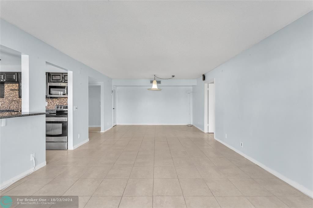 For Sale: $130,000 (1 beds, 1 baths, 795 Square Feet)