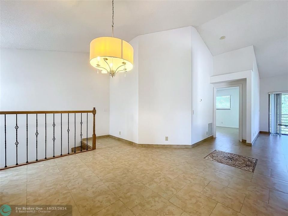 For Sale: $248,990 (2 beds, 2 baths, 996 Square Feet)