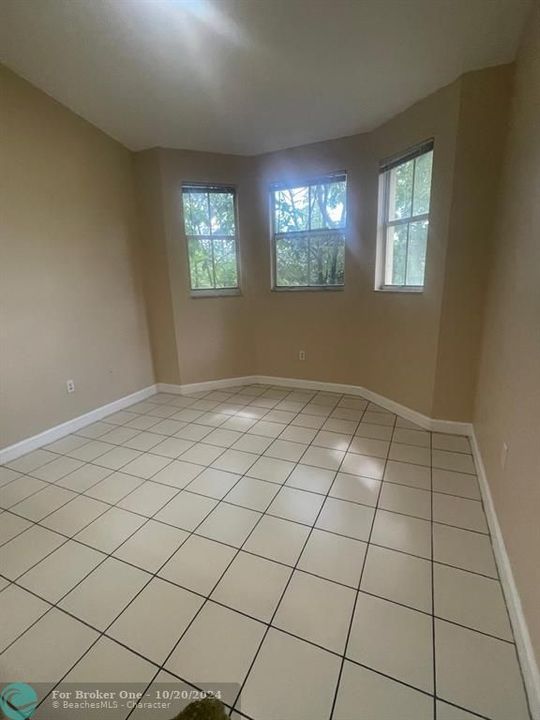 For Rent: $2,200 (3 beds, 2 baths, 1088 Square Feet)