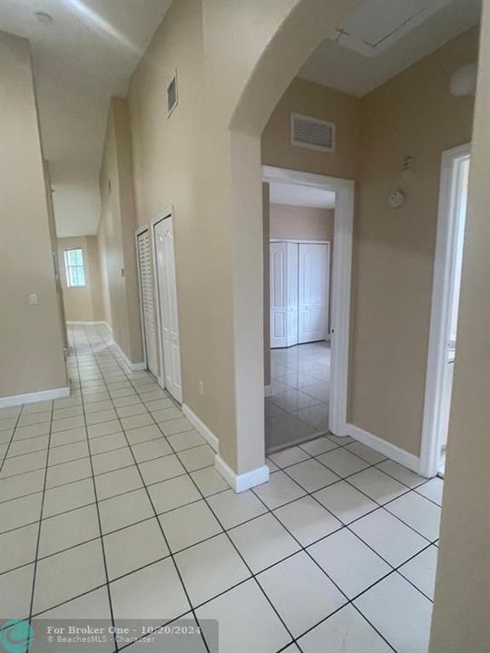 For Rent: $2,200 (3 beds, 2 baths, 1088 Square Feet)