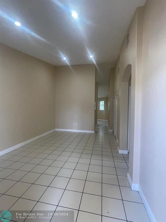 For Rent: $2,200 (3 beds, 2 baths, 1088 Square Feet)