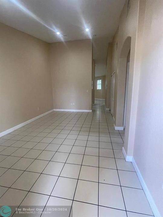 For Rent: $2,200 (3 beds, 2 baths, 1088 Square Feet)