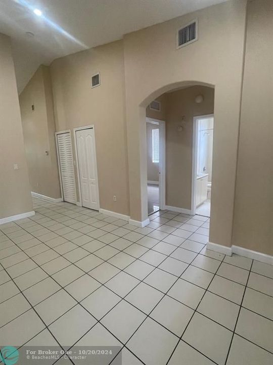 For Rent: $2,200 (3 beds, 2 baths, 1088 Square Feet)