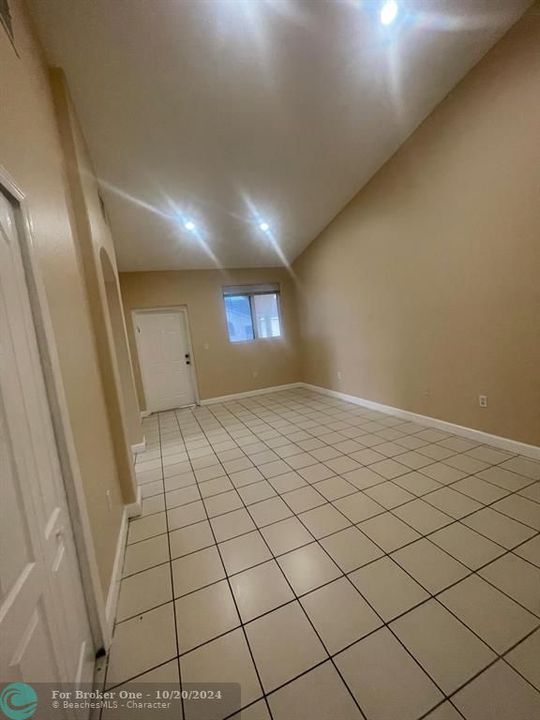 For Rent: $2,200 (3 beds, 2 baths, 1088 Square Feet)