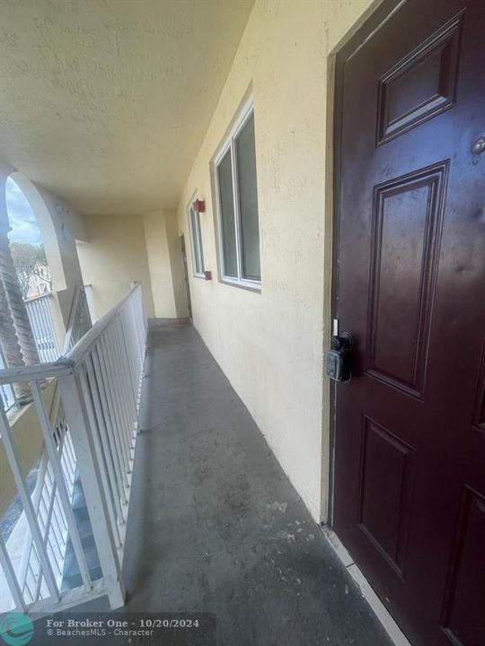 For Rent: $2,200 (3 beds, 2 baths, 1088 Square Feet)