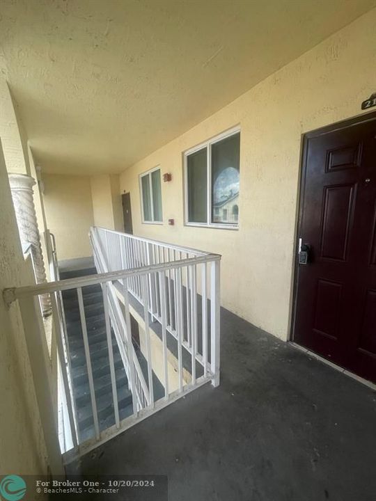 For Rent: $2,200 (3 beds, 2 baths, 1088 Square Feet)