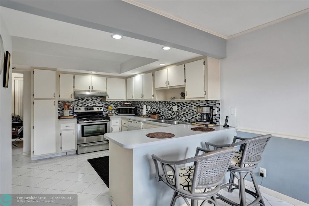 For Sale: $354,900 (2 beds, 2 baths, 1624 Square Feet)