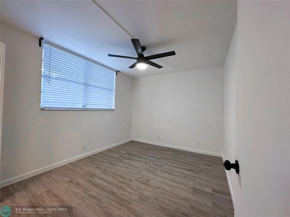 For Sale: $208,000 (2 beds, 2 baths, 980 Square Feet)