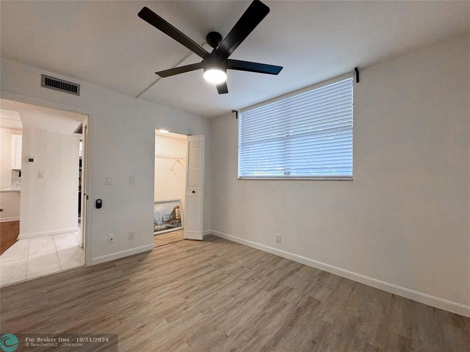 For Sale: $208,000 (2 beds, 2 baths, 980 Square Feet)