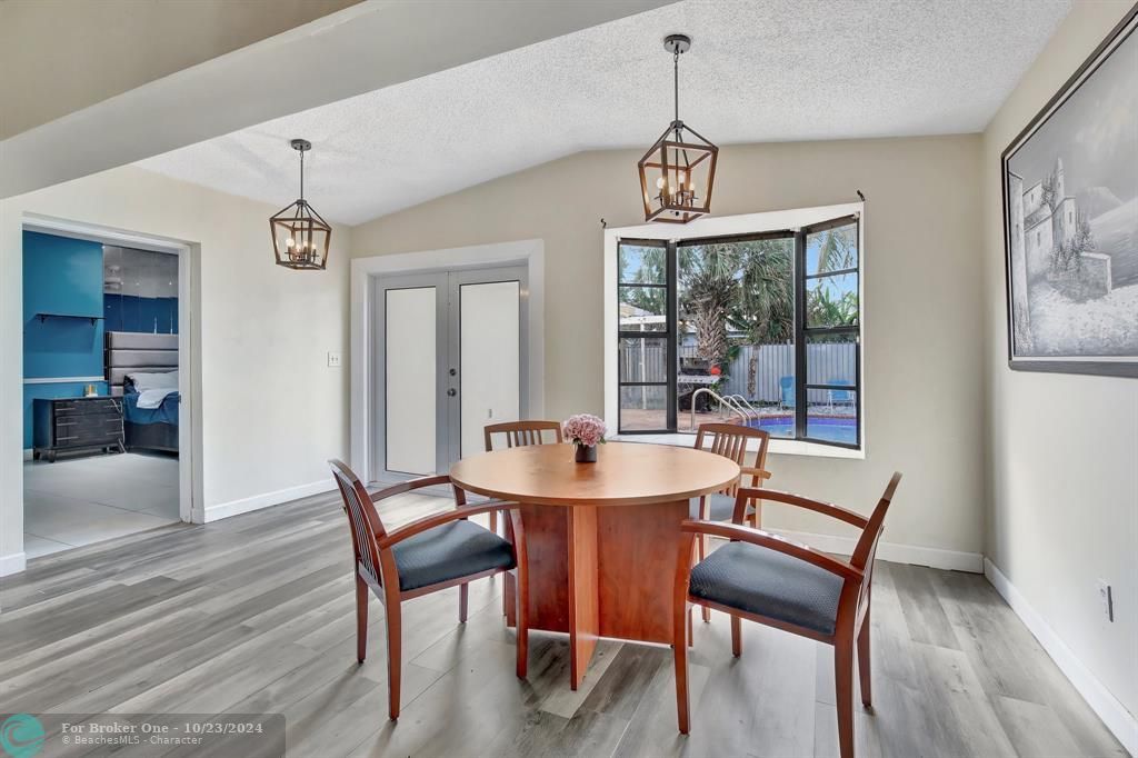 For Sale: $489,900 (3 beds, 2 baths, 1665 Square Feet)