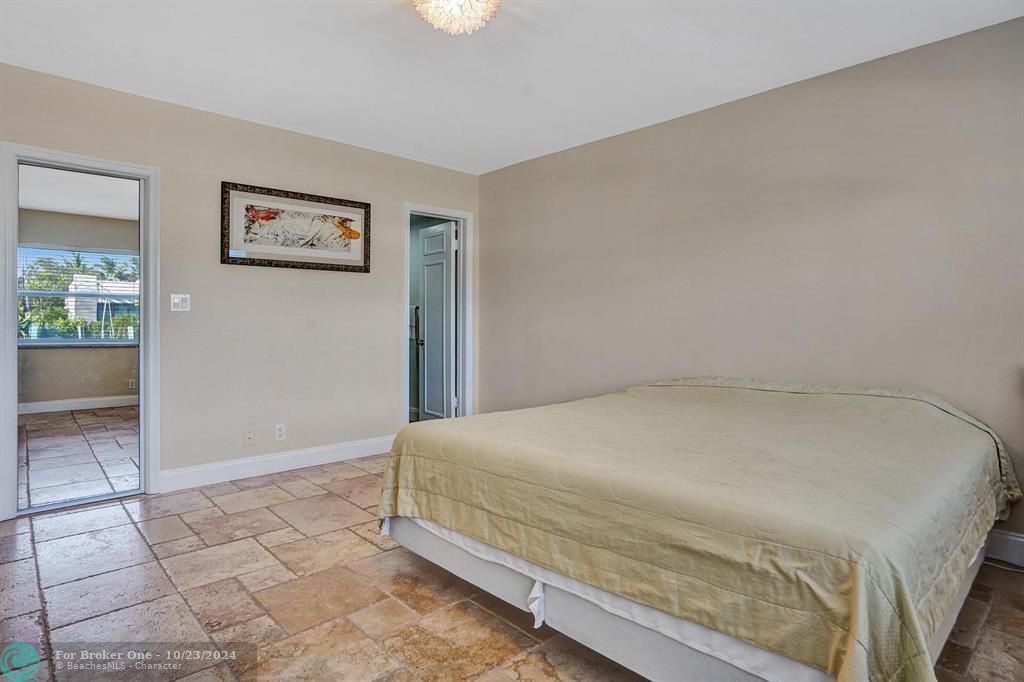 For Sale: $430,000 (2 beds, 2 baths, 1100 Square Feet)