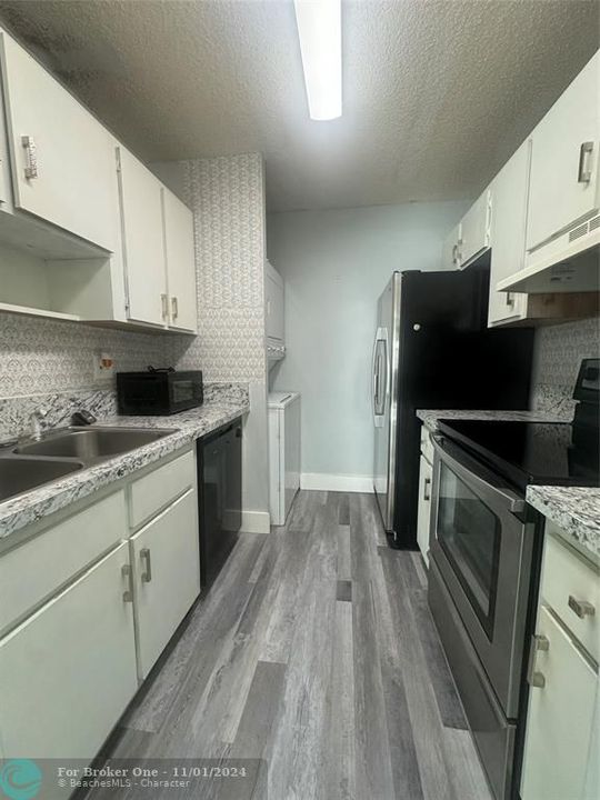 For Rent: $2,000 (2 beds, 2 baths, 768 Square Feet)