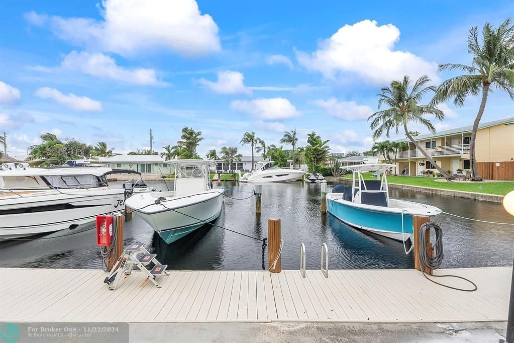 For Sale: $584,000 (2 beds, 2 baths, 1222 Square Feet)