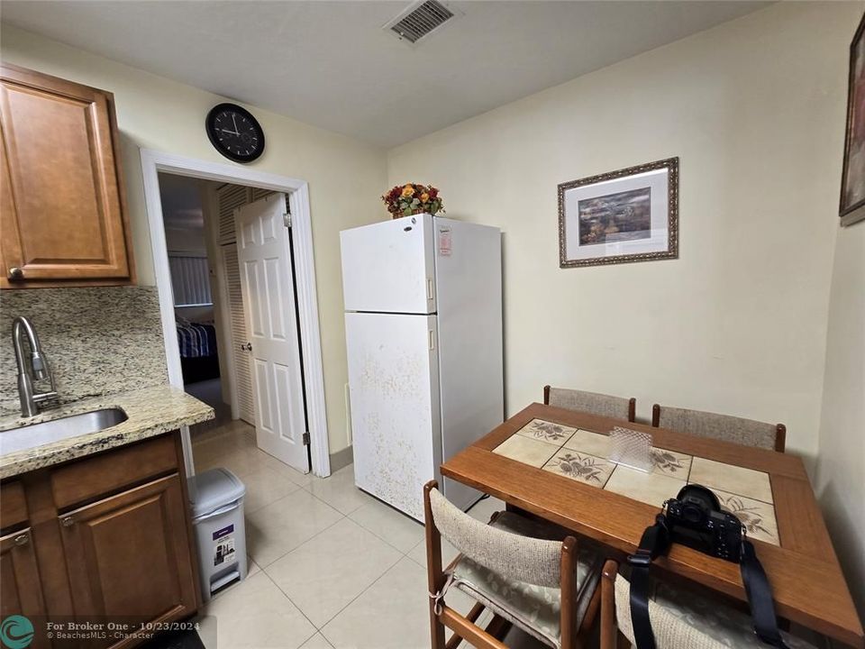 For Sale: $240,000 (2 beds, 2 baths, 763 Square Feet)