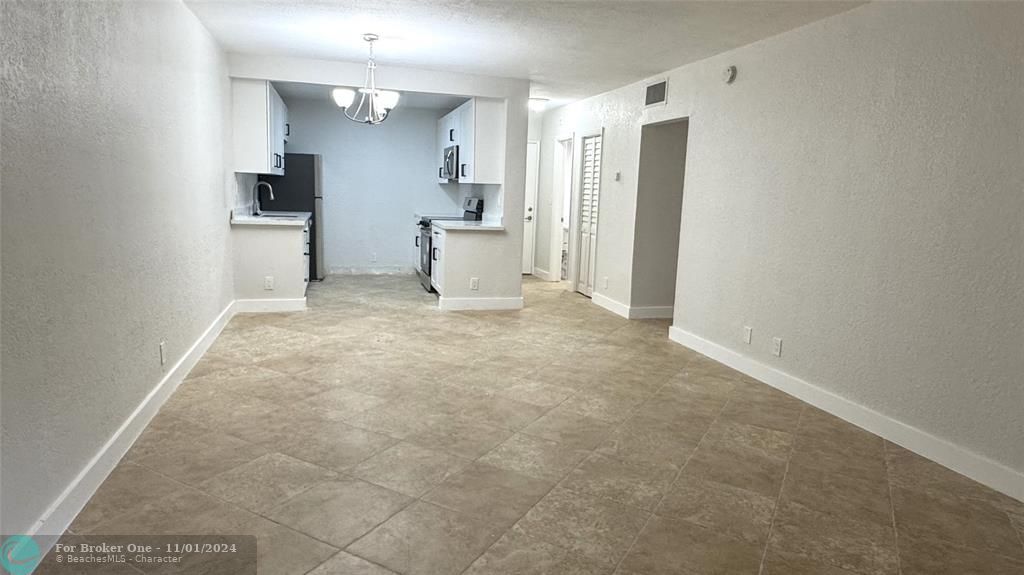 For Rent: $1,775 (1 beds, 1 baths, 765 Square Feet)