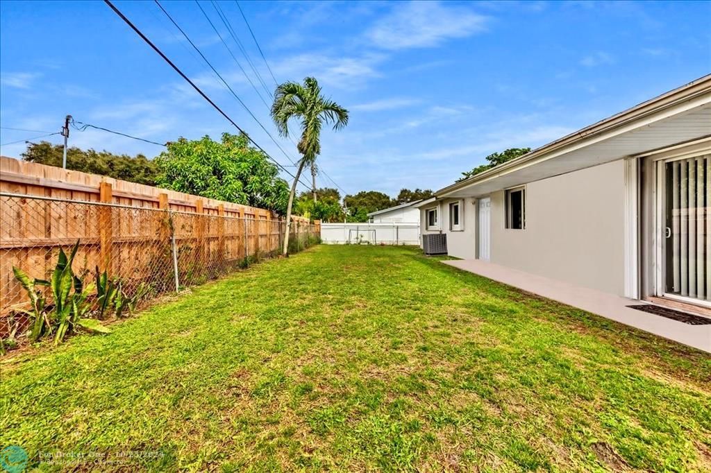 For Sale: $799,000 (4 beds, 2 baths, 1728 Square Feet)