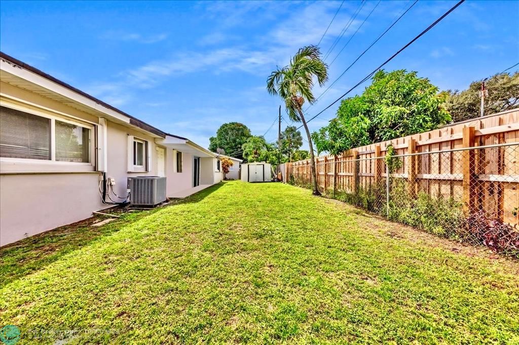 For Sale: $799,000 (4 beds, 2 baths, 1728 Square Feet)