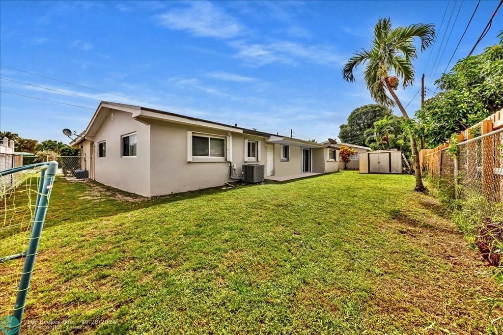 For Sale: $799,000 (4 beds, 2 baths, 1728 Square Feet)