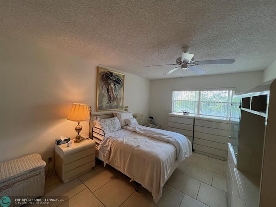 Active With Contract: $78,000 (1 beds, 1 baths, 725 Square Feet)