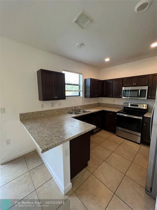 For Sale: $429,900 (4 beds, 2 baths, 1705 Square Feet)