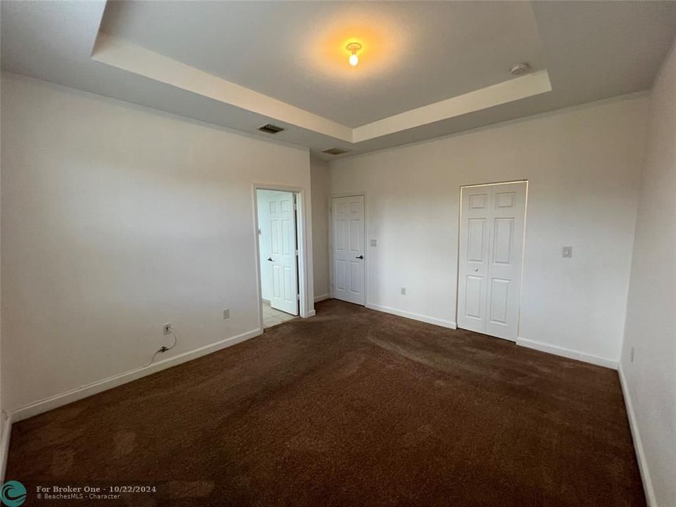 For Sale: $429,900 (4 beds, 2 baths, 1705 Square Feet)