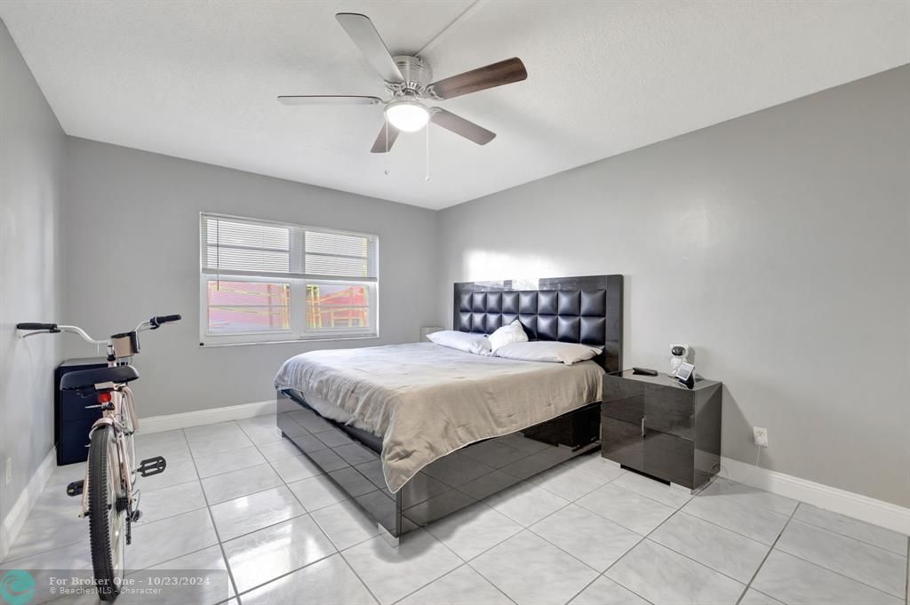 For Sale: $155,000 (2 beds, 2 baths, 1019 Square Feet)