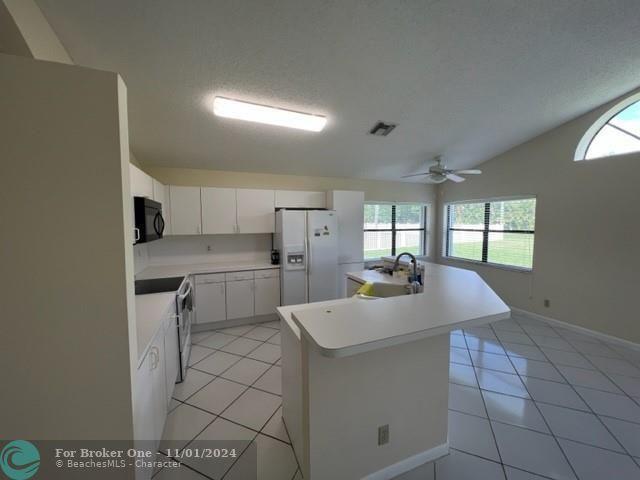 For Rent: $3,300 (3 beds, 2 baths, 2184 Square Feet)