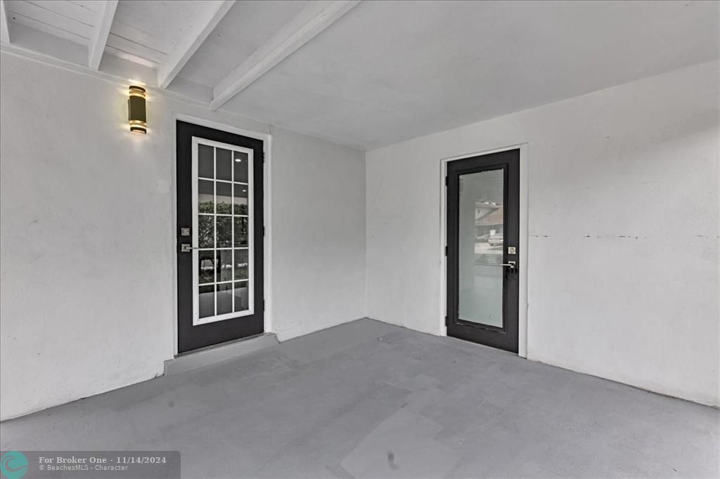 For Sale: $729,000 (2 beds, 2 baths, 1422 Square Feet)