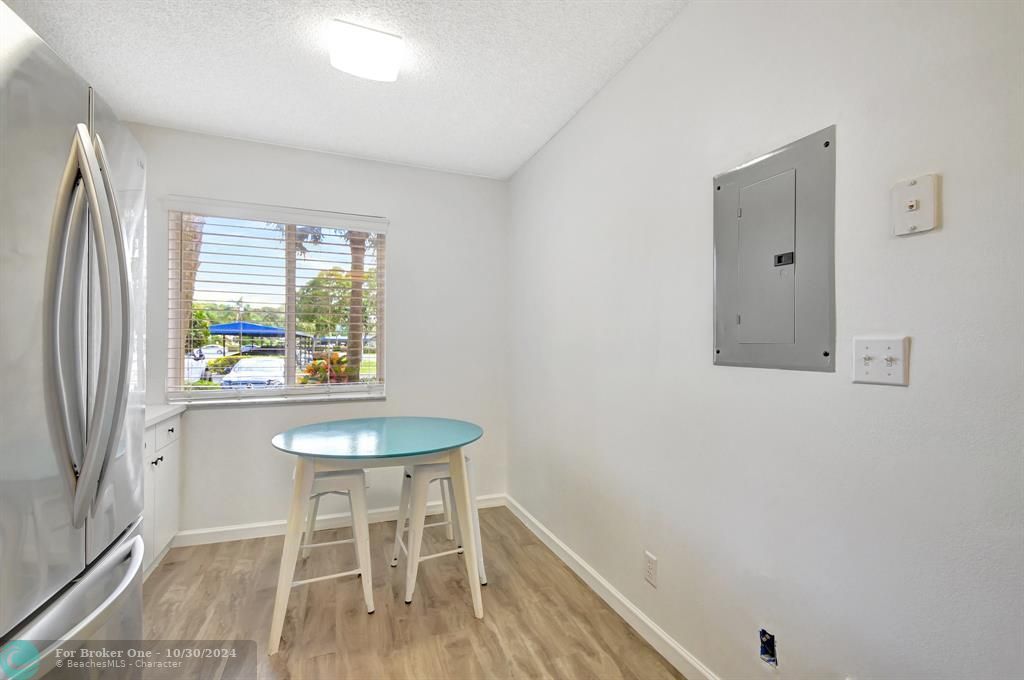 For Sale: $375,000 (3 beds, 2 baths, 1436 Square Feet)