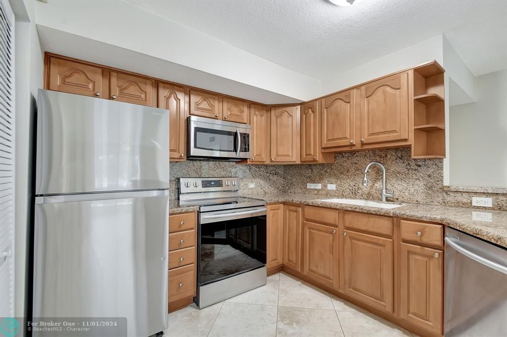 For Rent: $2,850 (3 beds, 2 baths, 1233 Square Feet)