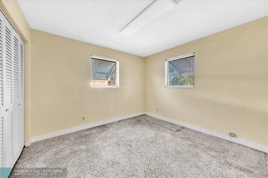 For Sale: $385,000 (2 beds, 1 baths, 875 Square Feet)