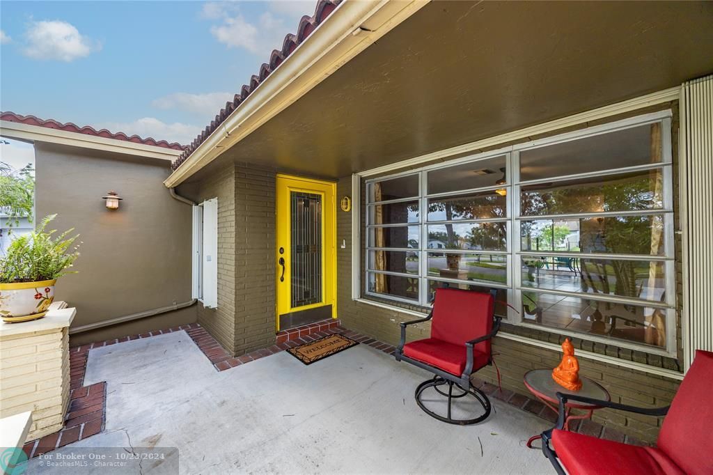 For Sale: $640,000 (3 beds, 2 baths, 1940 Square Feet)