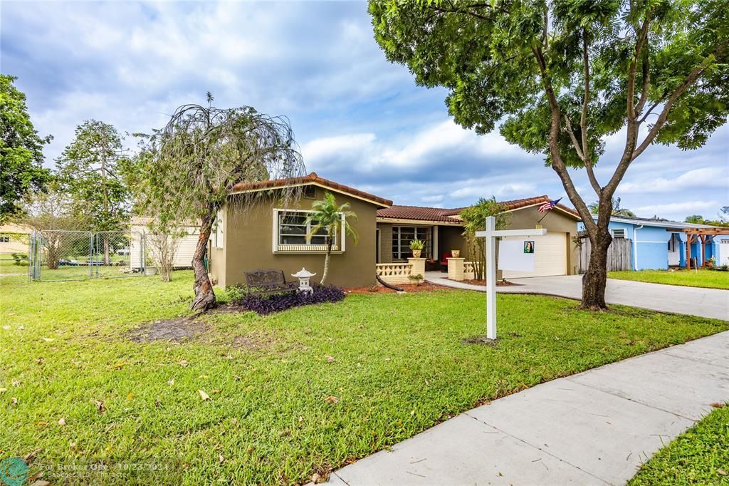 For Sale: $640,000 (3 beds, 2 baths, 1940 Square Feet)