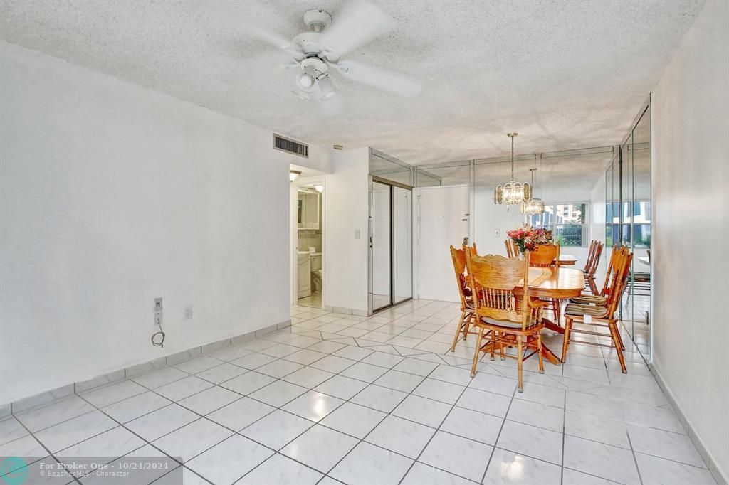 For Sale: $245,000 (1 beds, 1 baths, 620 Square Feet)