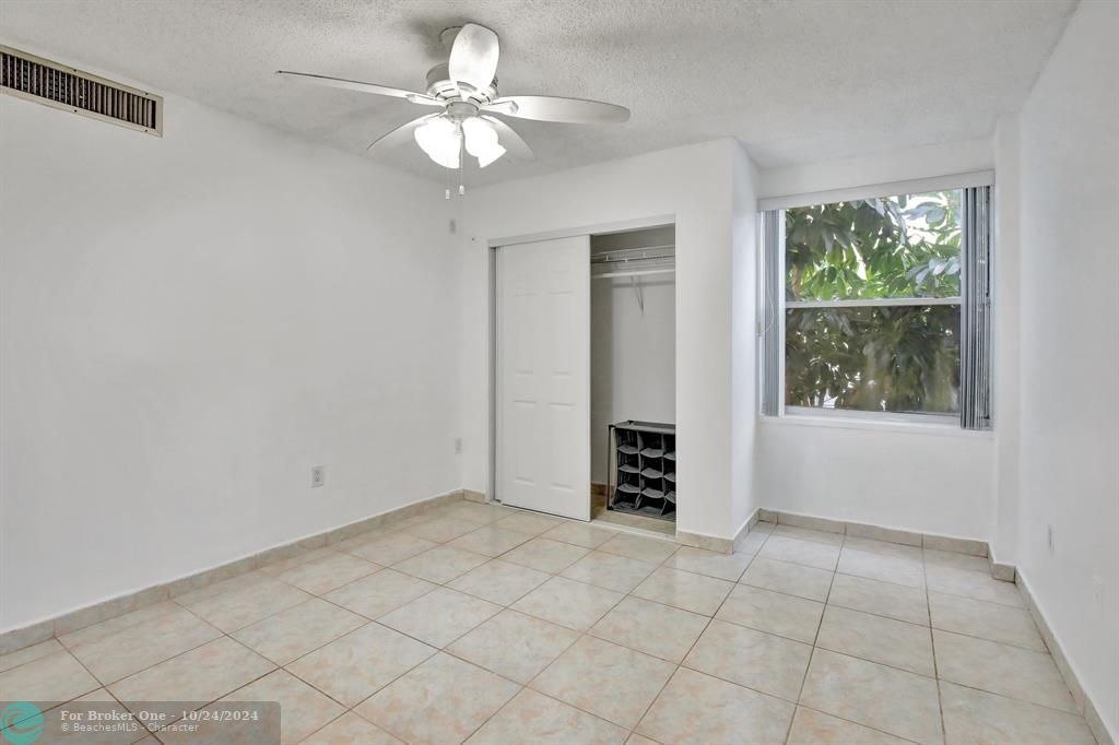 For Sale: $245,000 (1 beds, 1 baths, 620 Square Feet)