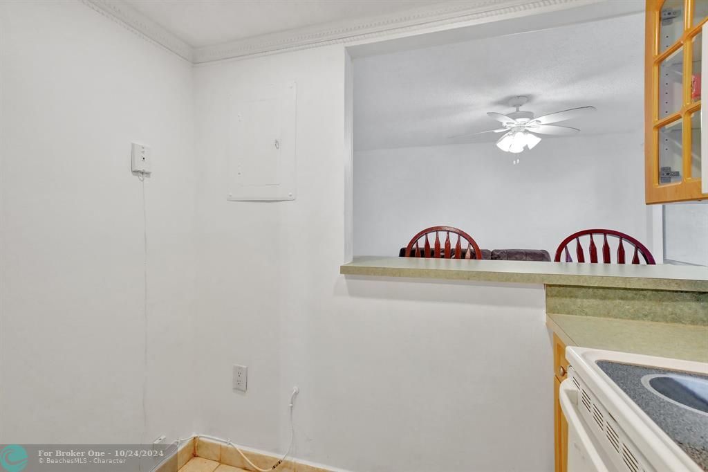 For Sale: $245,000 (1 beds, 1 baths, 620 Square Feet)