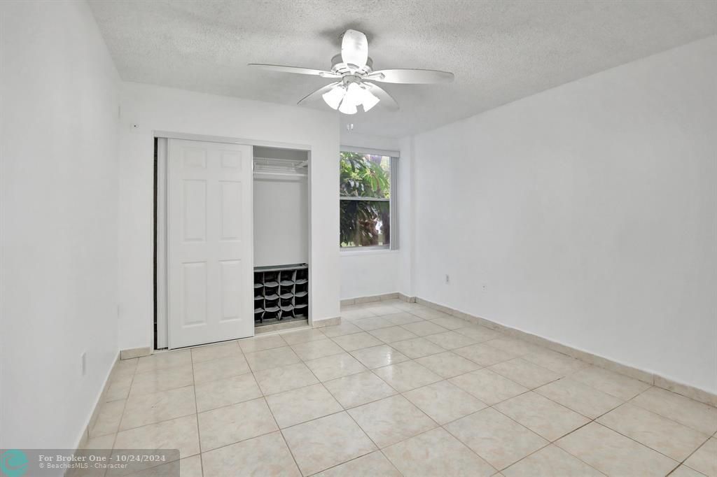 For Sale: $245,000 (1 beds, 1 baths, 620 Square Feet)