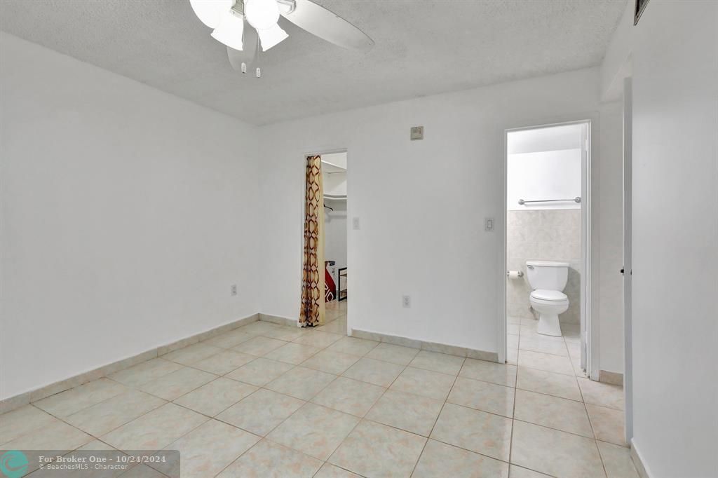 For Sale: $245,000 (1 beds, 1 baths, 620 Square Feet)