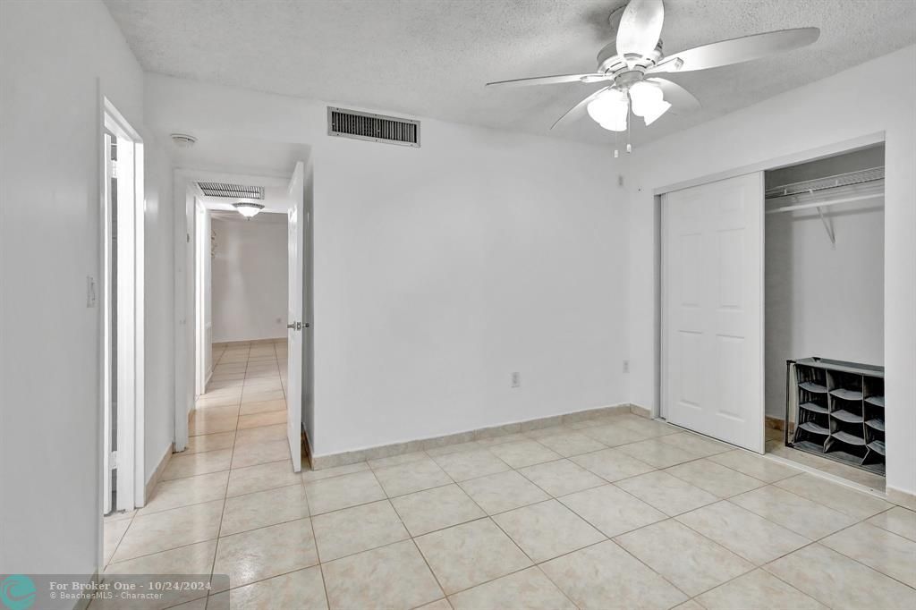 For Sale: $245,000 (1 beds, 1 baths, 620 Square Feet)