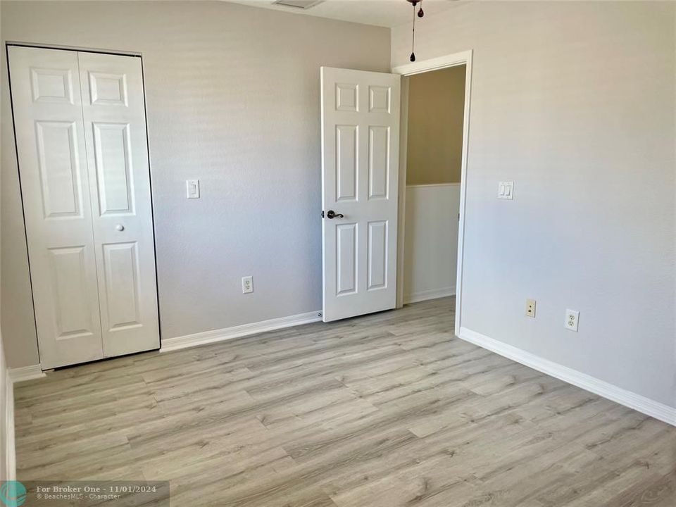 For Rent: $2,800 (2 beds, 2 baths, 1230 Square Feet)