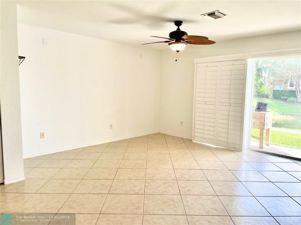 For Rent: $2,800 (2 beds, 2 baths, 1230 Square Feet)