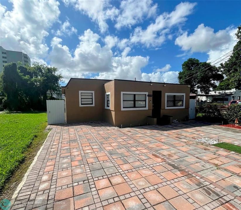 En Venta: $499,990 (4 camas, 2 baños, 1106 Pies cuadrados)