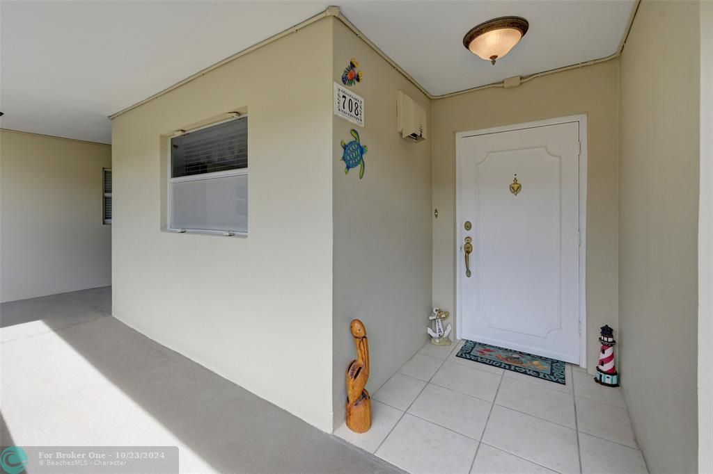 For Sale: $550,000 (2 beds, 2 baths, 1250 Square Feet)