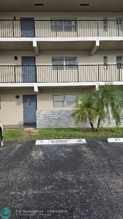 Active With Contract: $1,500 (1 beds, 1 baths, 750 Square Feet)