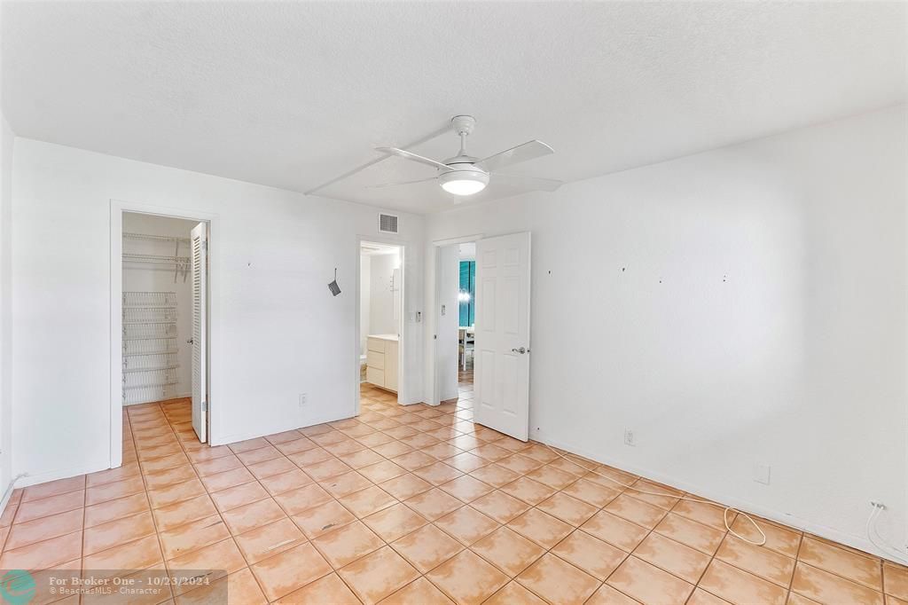 For Sale: $192,000 (2 beds, 2 baths, 980 Square Feet)