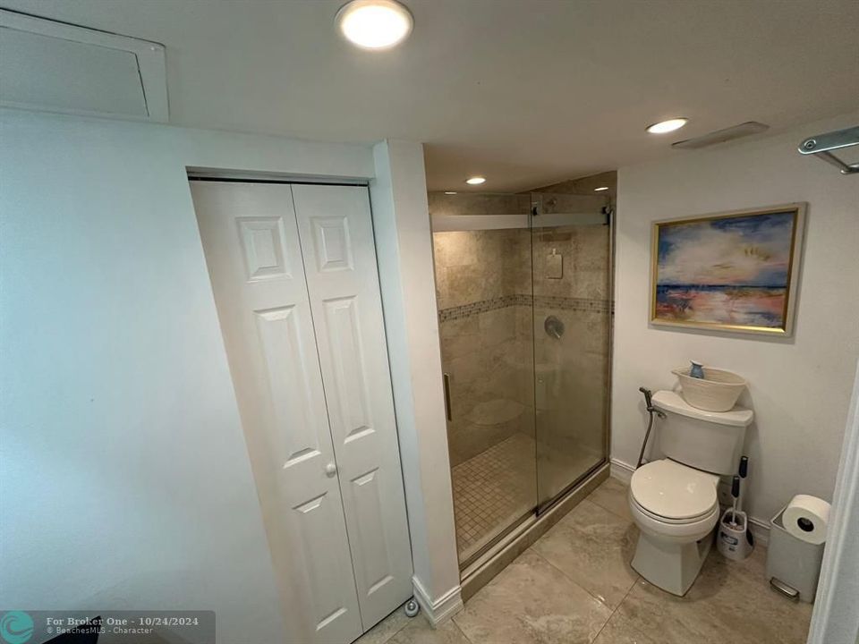 For Sale: $350,000 (3 beds, 2 baths, 1125 Square Feet)