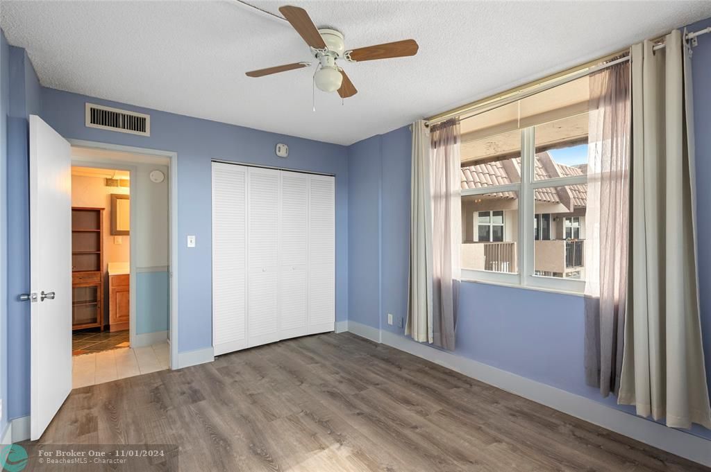 For Rent: $2,700 (2 beds, 2 baths, 1029 Square Feet)