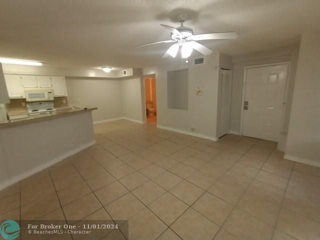 For Rent: $1,950 (2 beds, 2 baths, 1024 Square Feet)