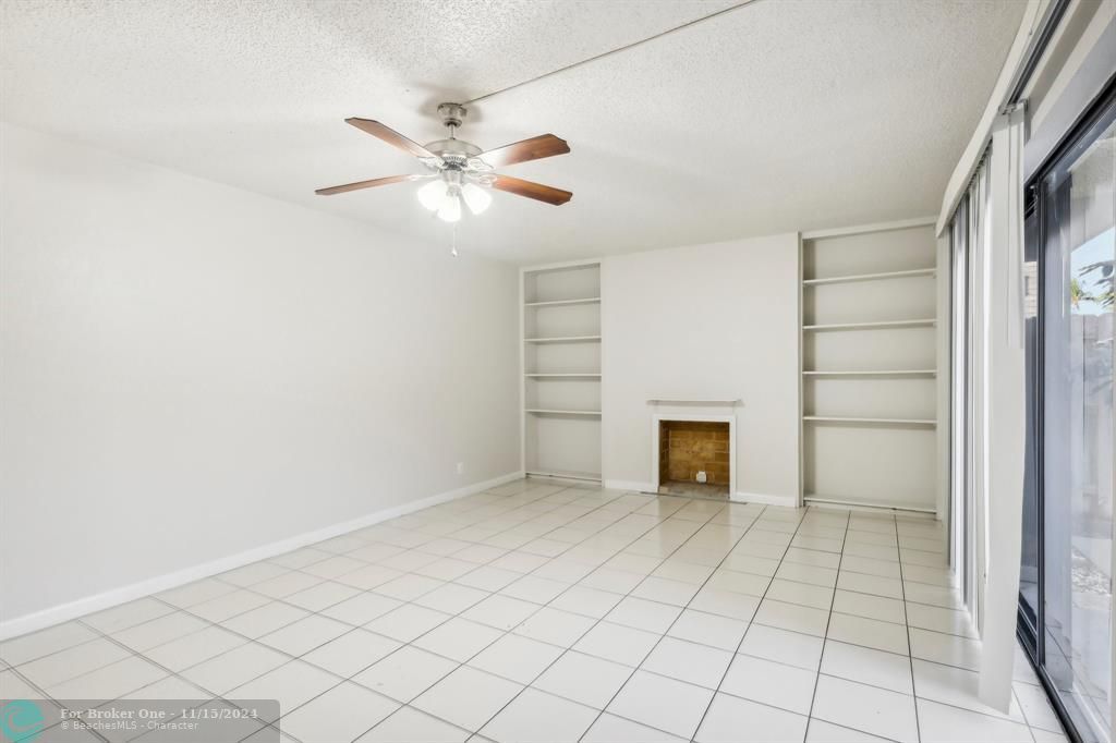 For Sale: $309,900 (2 beds, 2 baths, 1232 Square Feet)